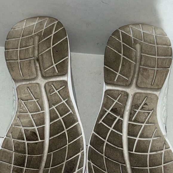 OOFOS Women's Black White OOmg Eezee Low Snow Leopard Recovery Shoes Size W9 - Picture 9 of 9